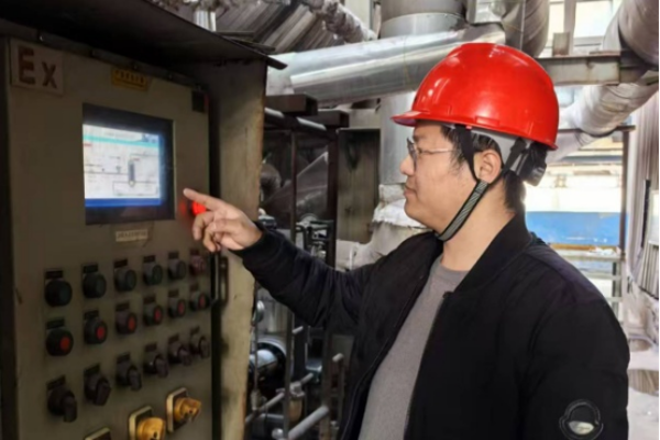 深耕技術(shù)強(qiáng)本領(lǐng) 實(shí)干篤行顯擔(dān)當(dāng)—記股份公司“先進(jìn)工作者”杜賢飛568 深耕技術(shù)強(qiáng)本領(lǐng) 實(shí)干篤行顯擔(dān)當(dāng)—記股份公司“先進(jìn)工作者”杜賢飛568